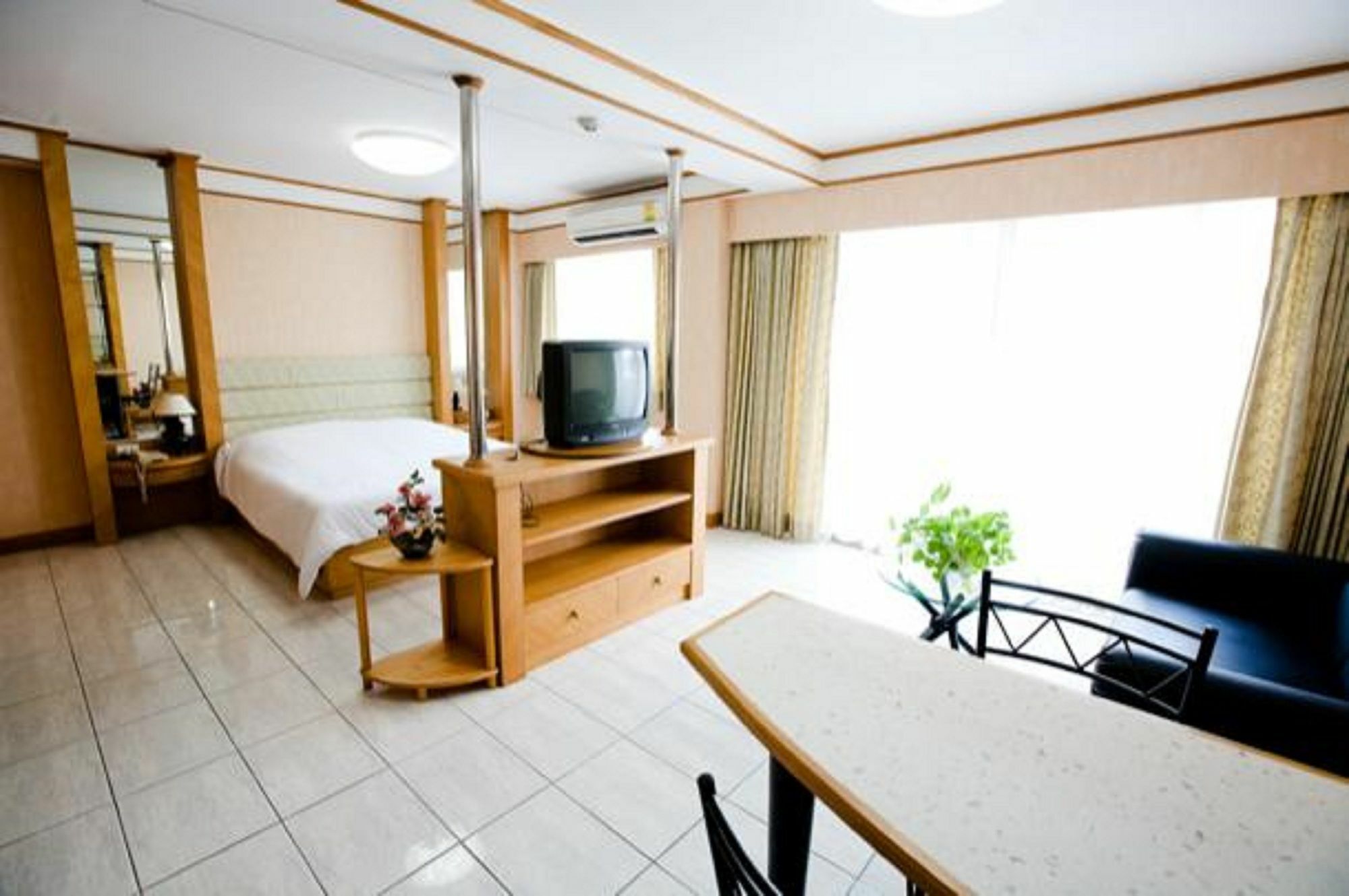 Roseate Ratchada Aparthotel Bangkok Ngoại thất bức ảnh